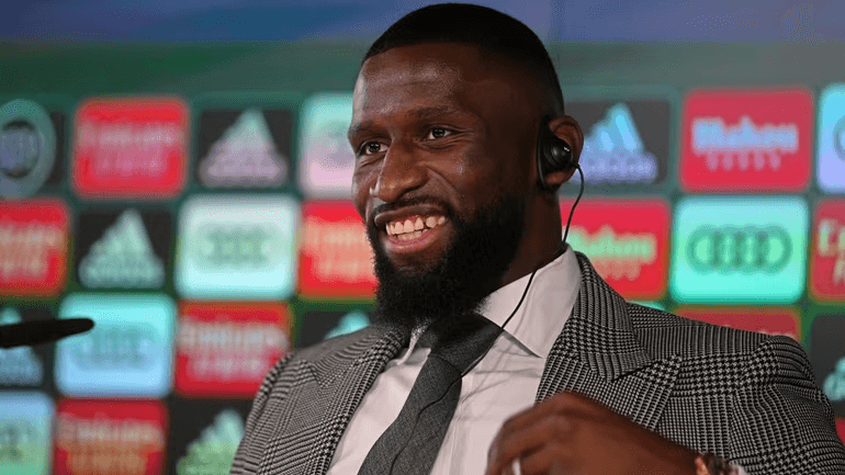 Antonio Rüdiger im Nationaltrikot – Privat unterstützt von seiner Ehefrau