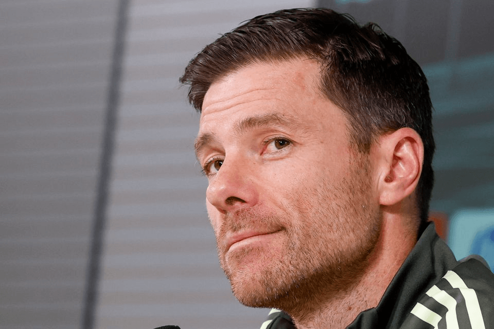 Nagore Aranburu und Xabi Alonso gemeinsam